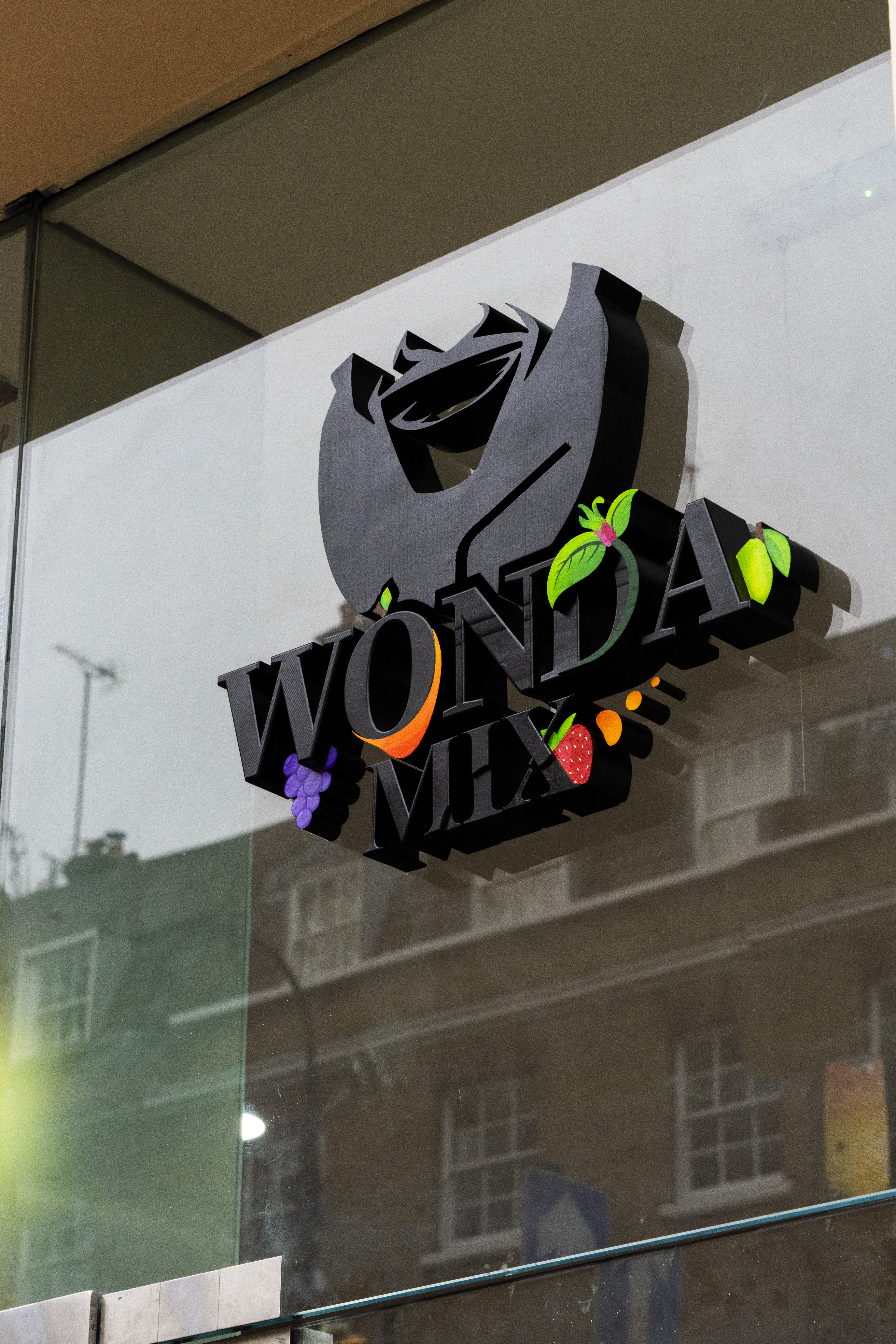 Wondamix store sign
